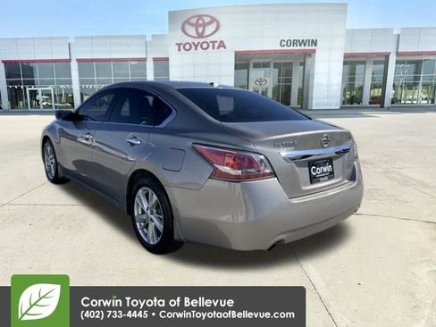 Used 2015 Nissan Altima 2.5 SV image 3