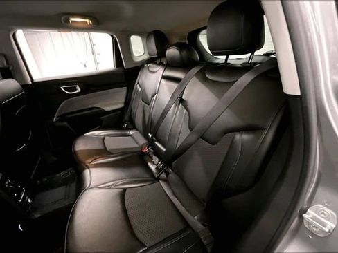 Used 2022 Jeep Compass Latitude image 23