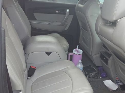 Used 2009 GMC Acadia SLT w/ Technology Package image 2