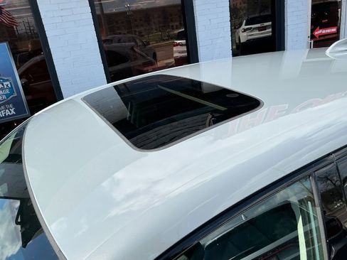 Used 2026 Honda HR-V EX-L image 4