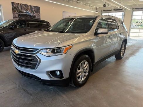 Used 2018 Chevrolet Traverse LT w/ LPO, Floor Liner Package AWD/4WD image 1