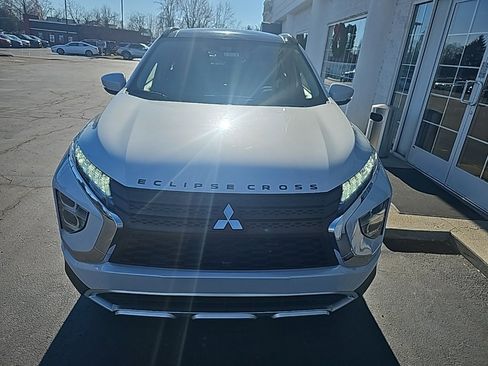 Used 2024 Mitsubishi Eclipse Cross SE image 3