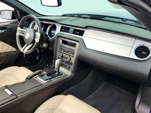 Used 2013 Ford Mustang Premium image 25