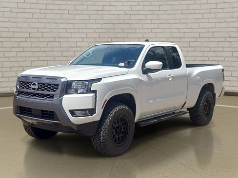 Certified 2025 Nissan Frontier SV w/ SV Convenience Package RWD image 1