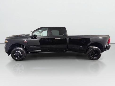 New 2026 RAM 3500 Laramie AWD/4WD image 7