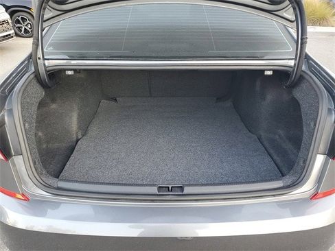 Certified 2022 Volkswagen Passat 2.0T R-Line image 6