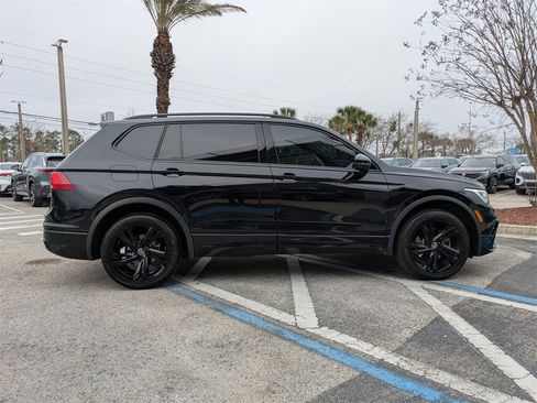 Used 2023 Volkswagen Tiguan SE R-Line image 7