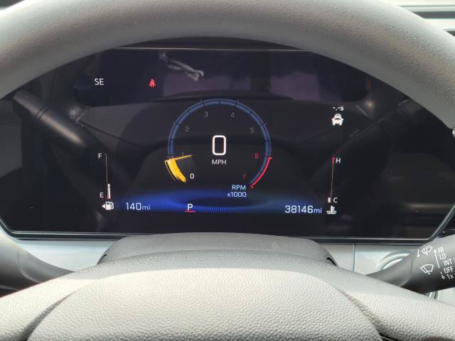 Used 2025 Chevrolet Trax LT FWD image 12