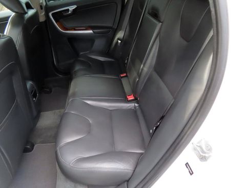 Used 2017 Volvo XC60 T5 Inscription w/ Protection Package image 12