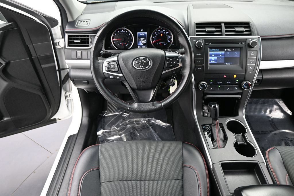 Used 2017 Toyota Camry SE FWD image 19