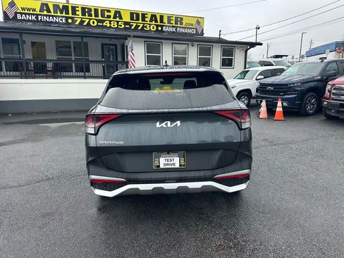 Used 2024 Kia Sportage LX image 6