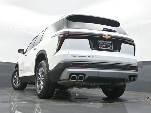 Used 2025 Chevrolet Traverse LT w/ LPO, Floor Liner Package AWD/4WD image 37
