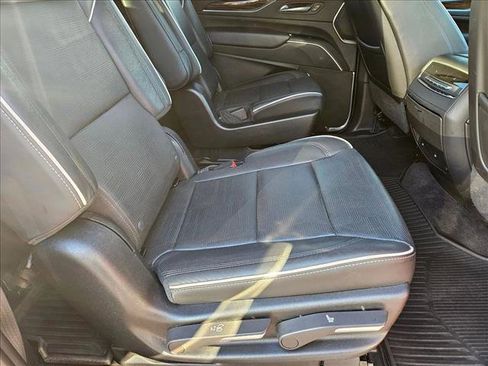 Used 2022 Cadillac Escalade ESV Premium Luxury image 22