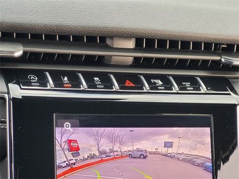 Used 2025 Jeep Grand Cherokee Laredo X image 23