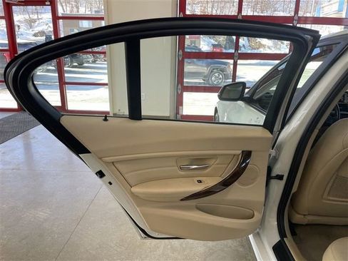 Used 2015 BMW 320i xDrive Sedan image 23