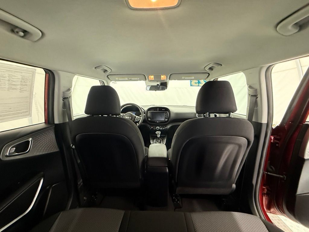 Used 2023 Kia Soul LX w/ LX Technology Package FWD image 26