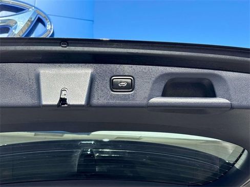 Used 2023 Hyundai Palisade Calligraphy image 14