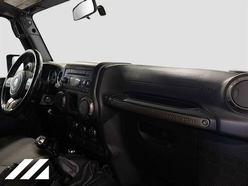 Used 2018 Jeep Wrangler Sport AWD/4WD image 26