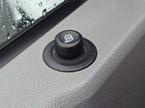 Used 2017 Ford E-450 and Econoline 450 Super Duty w/ Power Windows & Locks Group image 29