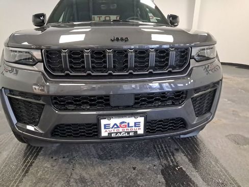 New 2026 Jeep Grand Cherokee Altitude AWD/4WD image 3