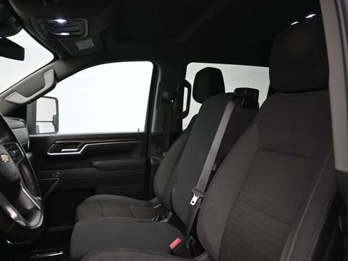 Used 2025 Chevrolet Silverado 2500 LT AWD/4WD image 16