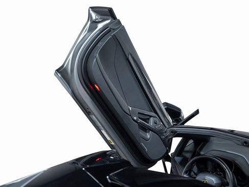 Used 2017 Lamborghini Aventador LP 700-4 image 41