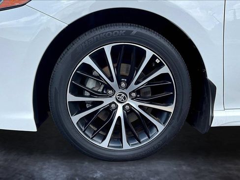 Used 2020 Toyota Camry SE FWD image 30
