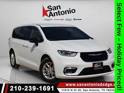 New 2026 Chrysler Pacifica Select