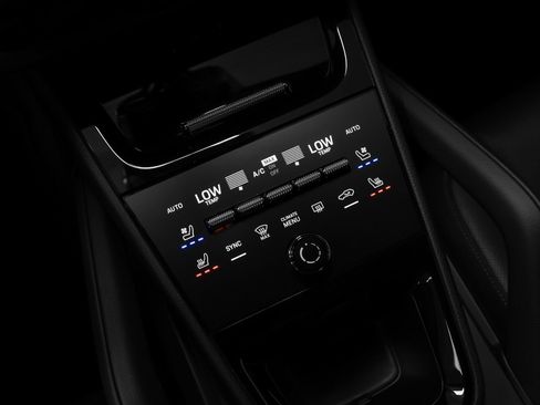 Certified 2025 Porsche Cayenne AWD/4WD image 36
