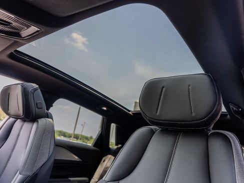 Used 2024 Cadillac Lyriq Tech RWD image 16