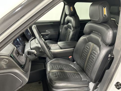 Used 2023 Rivian R1S Adventure image 20