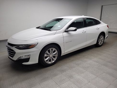Used 2025 Chevrolet Malibu LT FWD image 2