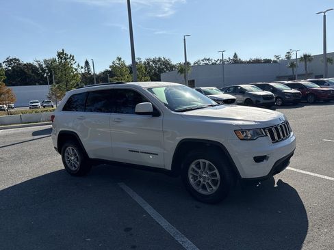 Used 2019 Jeep Grand Cherokee Laredo image 11