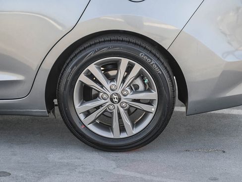 Used 2018 Hyundai Elantra Value Edition FWD image 11