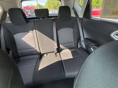 Used 2025 Kia Soul LX w/ LX Technology Package FWD image 32