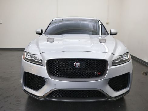 Used 2020 Jaguar F-PACE SVR image 8