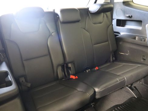 Used 2025 Kia Telluride EX w/ EX Captain's Chair Package image 22