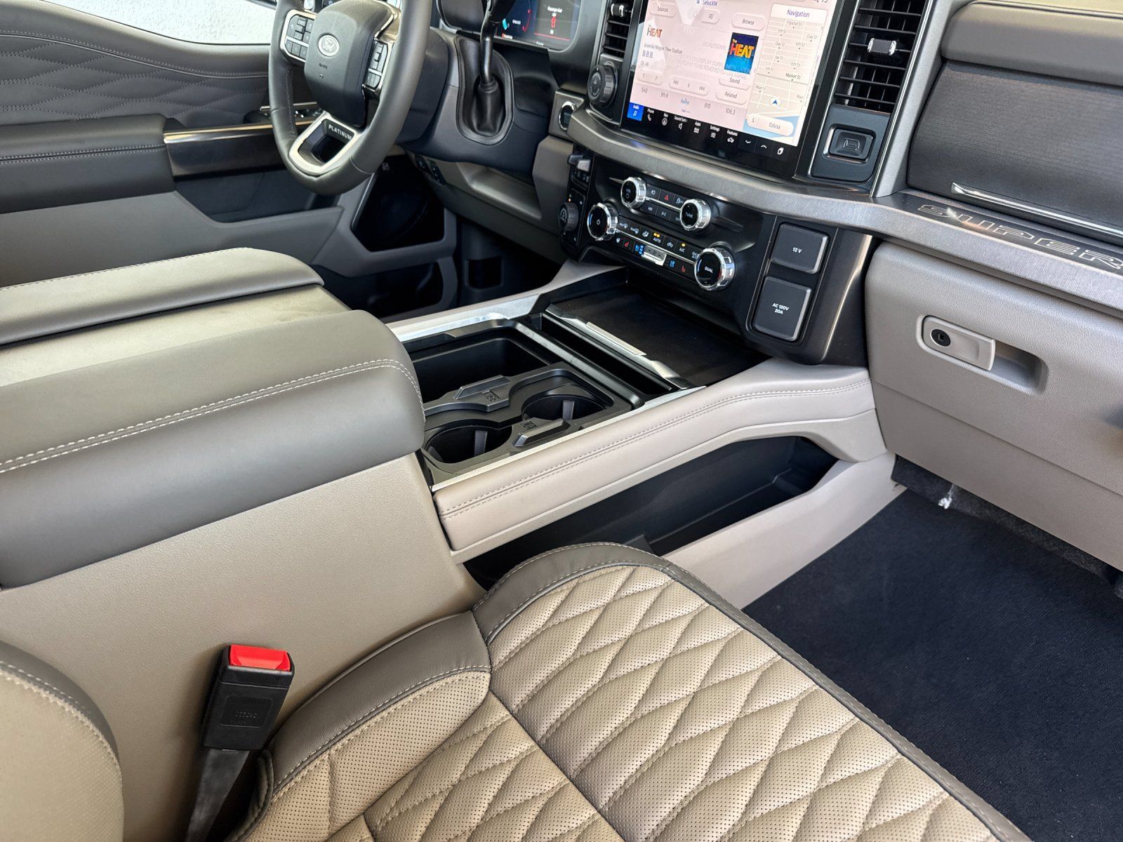 New 2026 Ford F250 Platinum w/ Platinum Plus Package AWD/4WD image 16