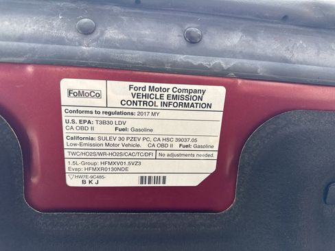 Used 2017 Ford Fusion SE w/ Fusion SE Technology Package image 33