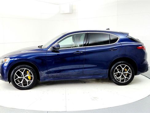 Used 2020 Alfa Romeo Stelvio Ti w/ Active Blind Spot Package AWD/4WD image 3