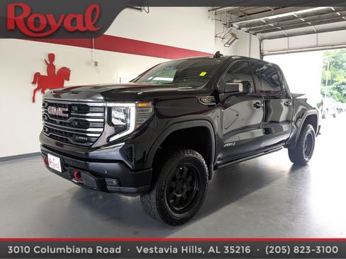 Used 2023 GMC Sierra 1500 AT4 w/ Technology Package AWD/4WD image 1