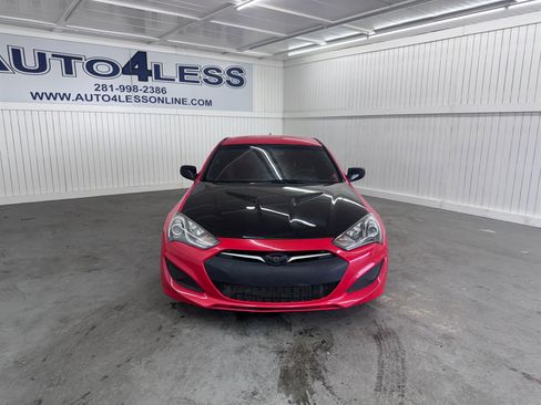 Used 2013 Hyundai Genesis 2.0T image 2