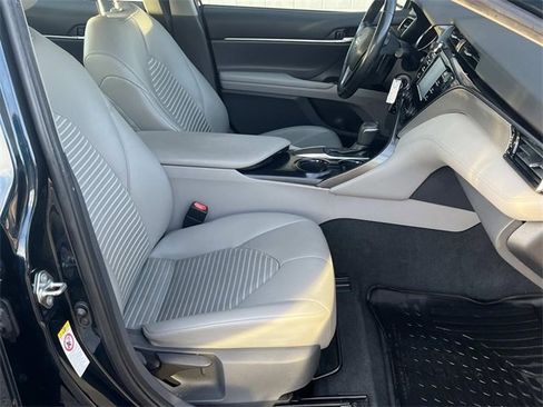 Used 2019 Toyota Camry SE image 9