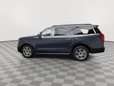 Used 2025 Ford Expedition Active AWD/4WD image 43
