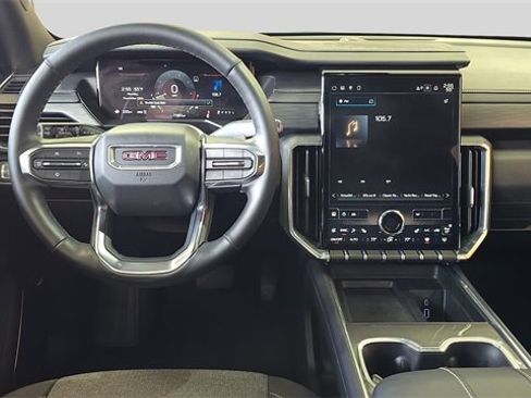 Used 2025 GMC Acadia Elevation image 9