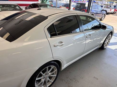Used 2011 Mitsubishi Galant SE image 11