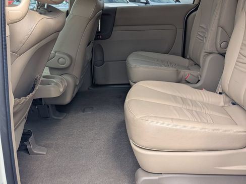 Used 2011 Kia Sedona EX w/ Luxury Pkg FWD image 18