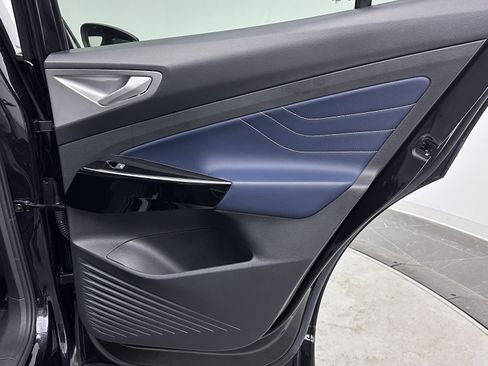 Used 2024 Volkswagen ID.4 S image 29