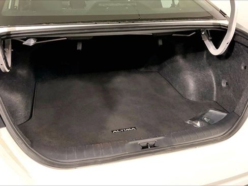 Used 2025 Nissan Altima 2.5 SV image 4