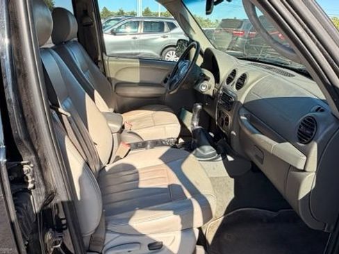 Used 2005 Jeep Liberty Renegade w/ Luxury Group AWD/4WD image 14